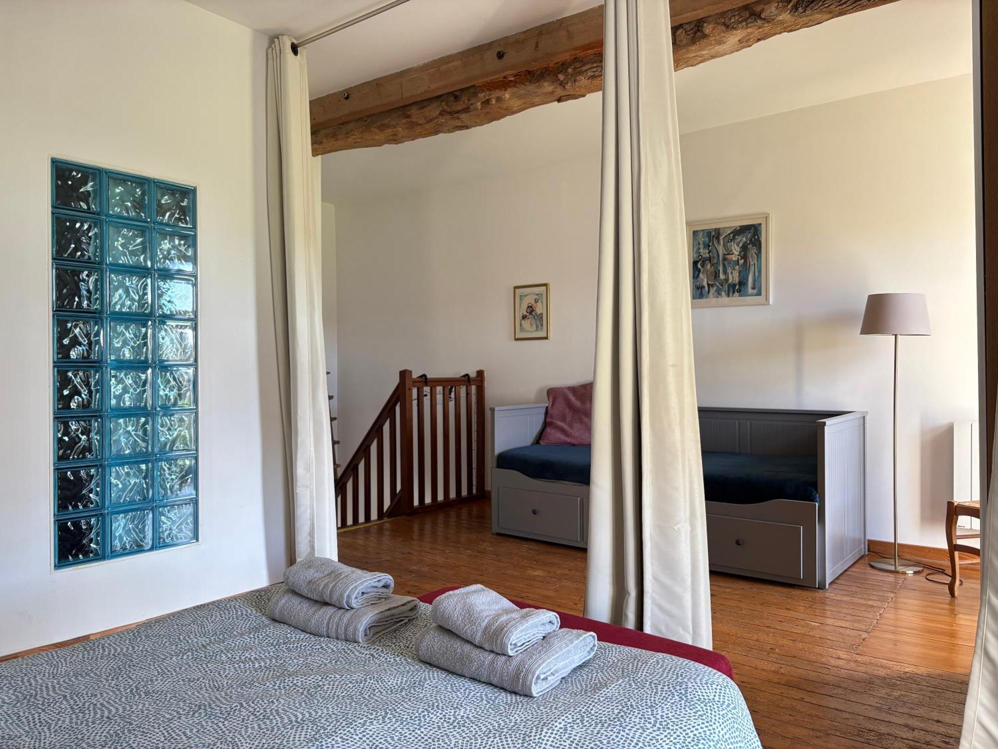 Les Douves Duplex 5 Personnes Lumineux Avec Jardin Et Terrasse Amenagee , Vue Sur Chateau A 5Mn De La Mer, Proche Omaha Beach Et Bayeux Commes Exterior photo